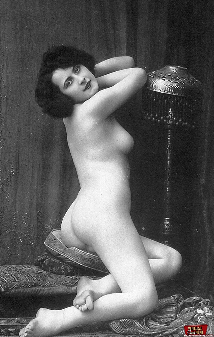 Some real pretty vintage topless naked girl - XXX Dessert - Picture 8