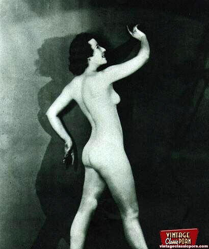 Pretty vintage naked models posing nude in  - XXX Dessert - Picture 6