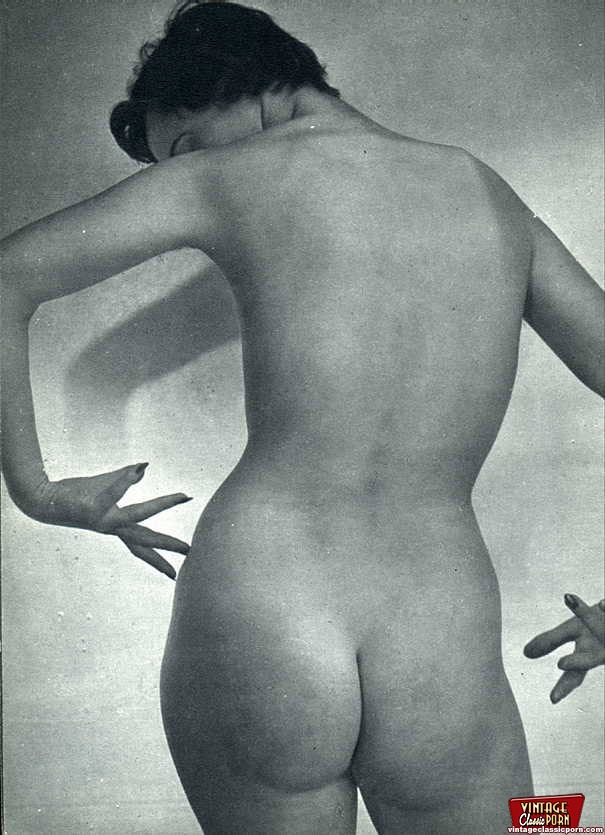 Vintage chicks showing sexy round bottoms i - XXX Dessert - Picture 7