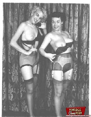 Hot vintage girls wearing very sexy garters - XXX Dessert - Picture 8