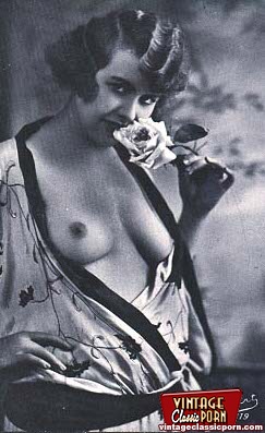 Some vintage naked girls wearing flowers in - XXX Dessert - Picture 3