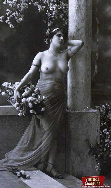Some vintage naked girls wearing flowers in - XXX Dessert - Picture 6