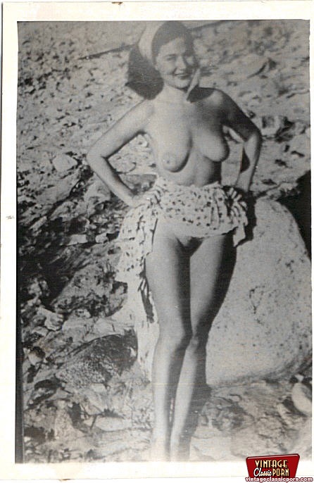 Some real vintage hairy outdoor girls posin - XXX Dessert - Picture 11