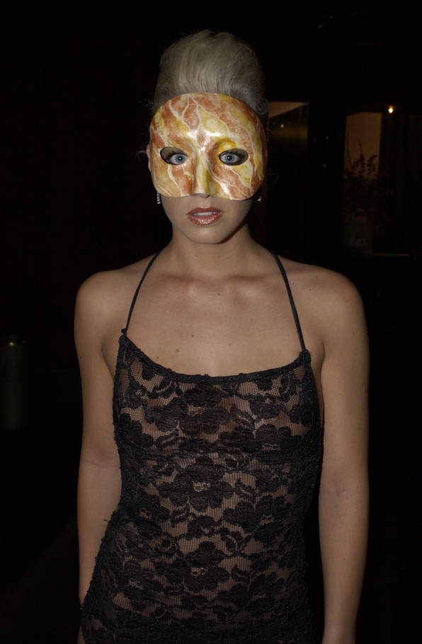 Magnificent masked blonde enjoy exposing he - XXX Dessert - Picture 5