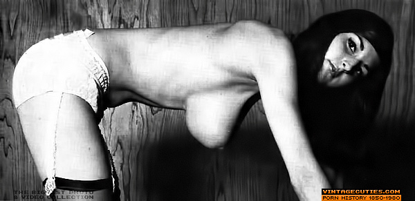 Slutty retro babes know how to make your co - XXX Dessert - Picture 6