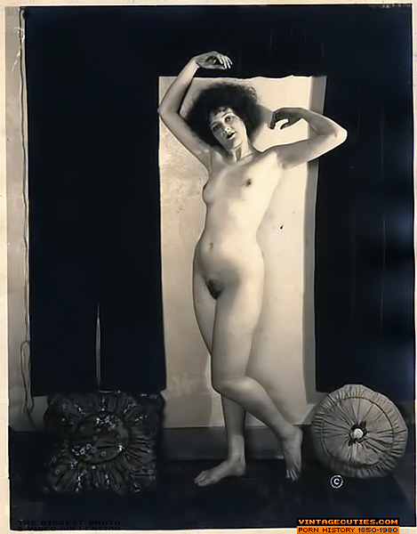 Vintage naked babes like to expose their na - XXX Dessert - Picture 3