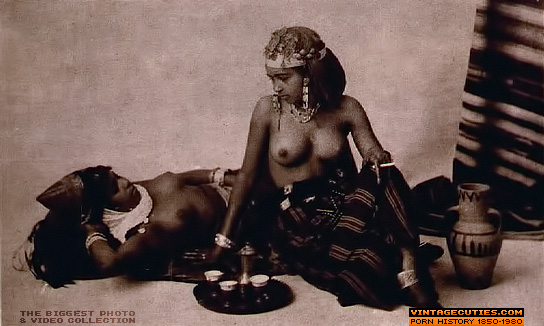 Almost nude vintgage exotic babes exposing  - XXX Dessert - Picture 8