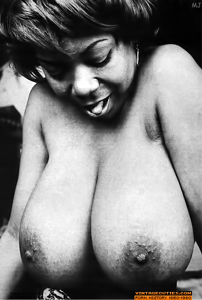 Classic porn ebony housewife showing her un - XXX Dessert - Picture 5