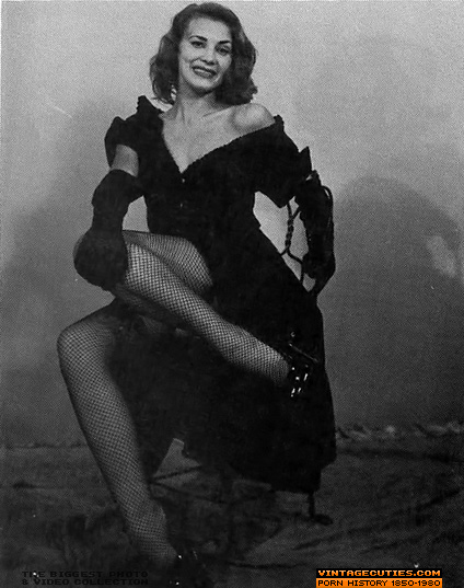 Super hot classic porn hotties in tight lin - XXX Dessert - Picture 3