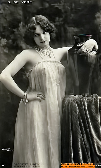 Seductive old porn girls likes being watche - XXX Dessert - Picture 4