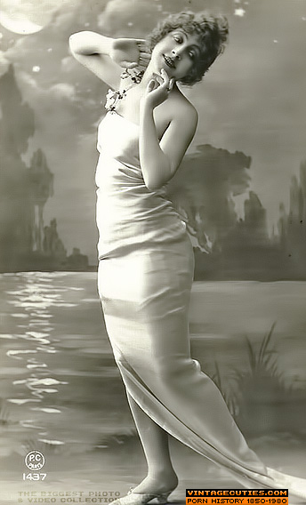 Old porn hotties with natural perfect tits  - XXX Dessert - Picture 1