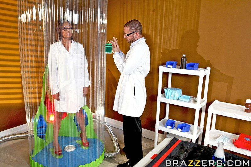Priya is a scientist who is tired of sluts  - XXX Dessert - Picture 5