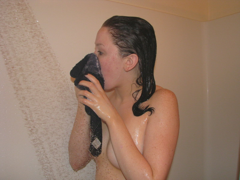 Sweet Riley all wet and completely naked wh - XXX Dessert - Picture 8
