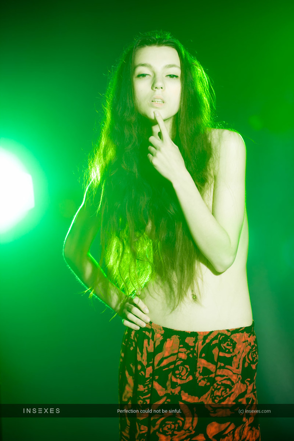 Brunette beauty exposing her gorgeous body  - XXX Dessert - Picture 1