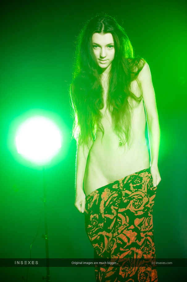 Brunette beauty exposing her gorgeous body  - XXX Dessert - Picture 7