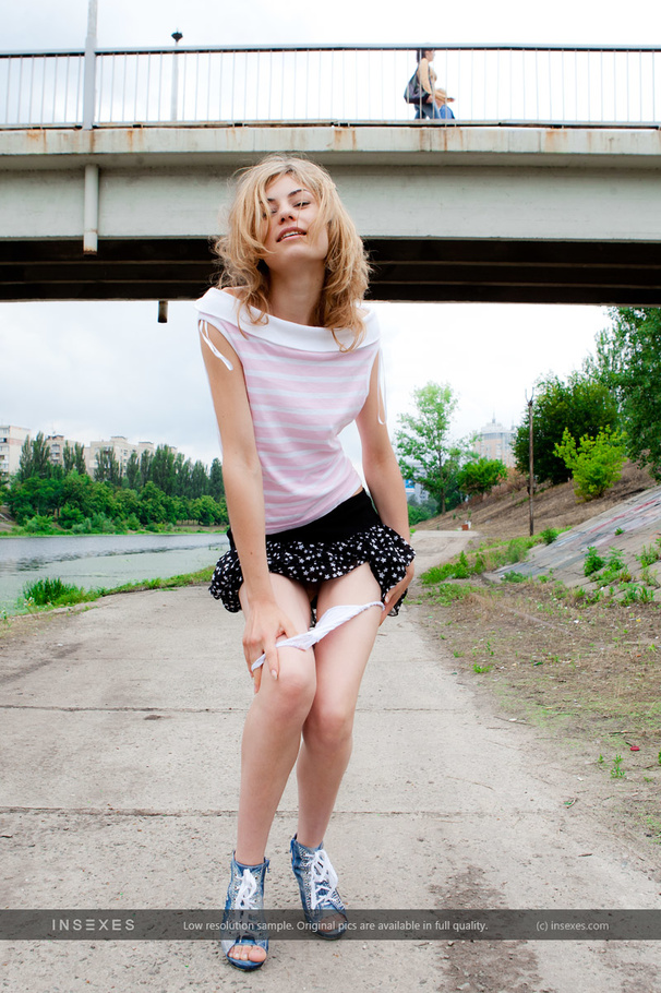 Wild blonde student exposing her lusciously - XXX Dessert - Picture 7