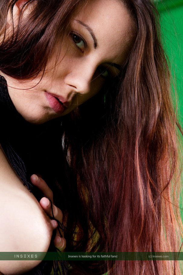 Randy brunette caucasian displaying her tas - XXX Dessert - Picture 14