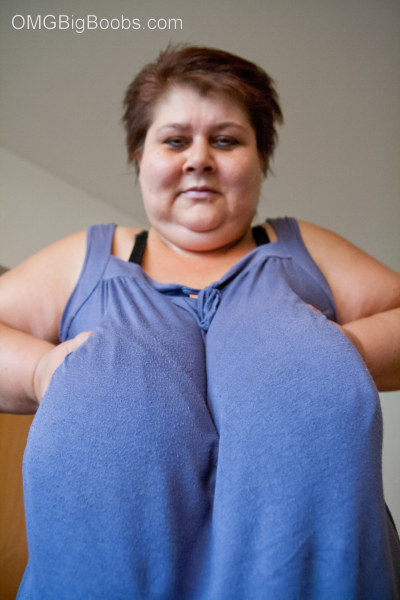 This mature bbw need a huge bra to hide her - Picture 5