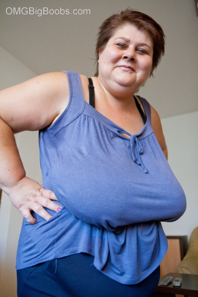 This mature bbw need a huge bra to hide her - Picture 6