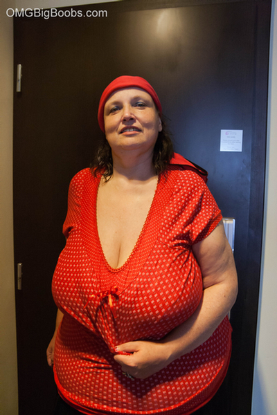 Naughty mature chick in a red blouse and bandana - Picture 7