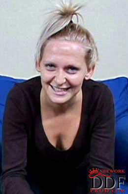 Petite naked blondie with small tits waitin - XXX Dessert - Picture 1