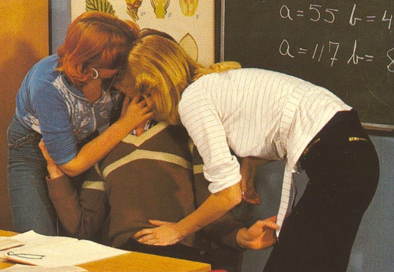 Small-titted mom in stockings gets her assh - XXX Dessert - Picture 3