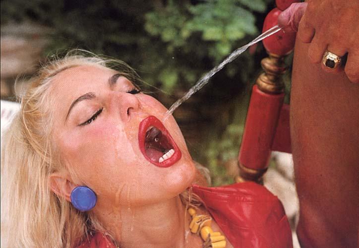 Blonde hottie in a red trench getting plugg - XXX Dessert - Picture 3