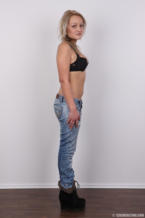 Hot seductive young blonde shows sexy curve - XXX Dessert - Picture 5