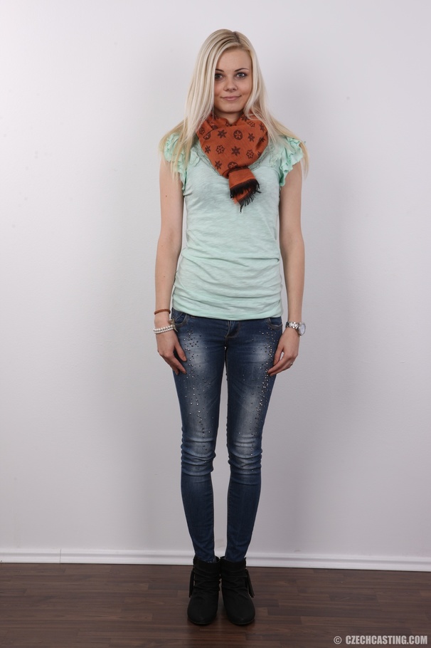 Young seductive blonde beauty has sexy smal - XXX Dessert - Picture 2