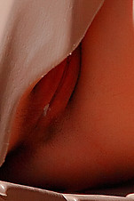 Slim brunette teeny in sunglasses oils her nude body - XXXonXXX - Pic 1