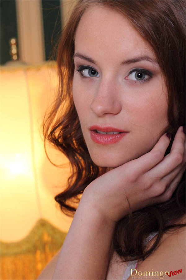 Curly busty playing with her snatch on the  - XXX Dessert - Picture 2