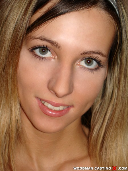 These blonde girls haven't chosen their porn niche yet - XXXonXXX - Pic 5