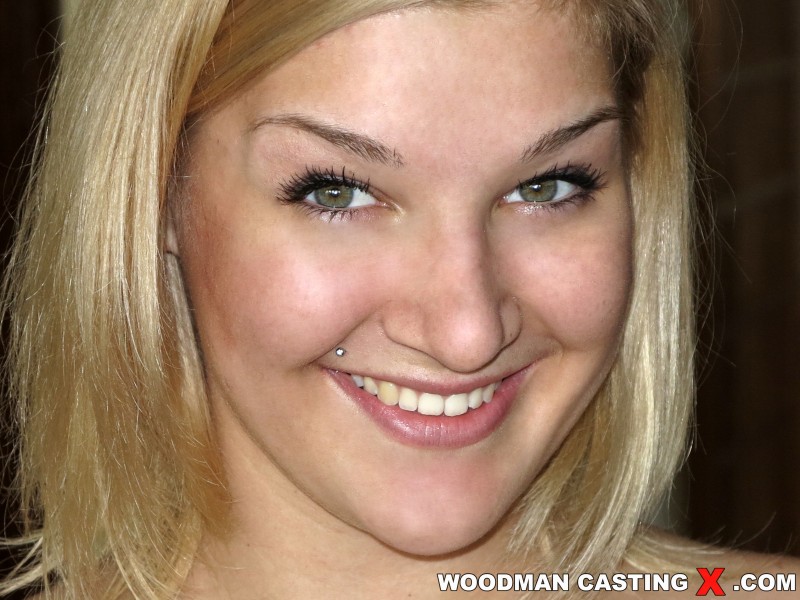 These blonde girls haven't chosen their porn niche yet - XXXonXXX - Pic 9