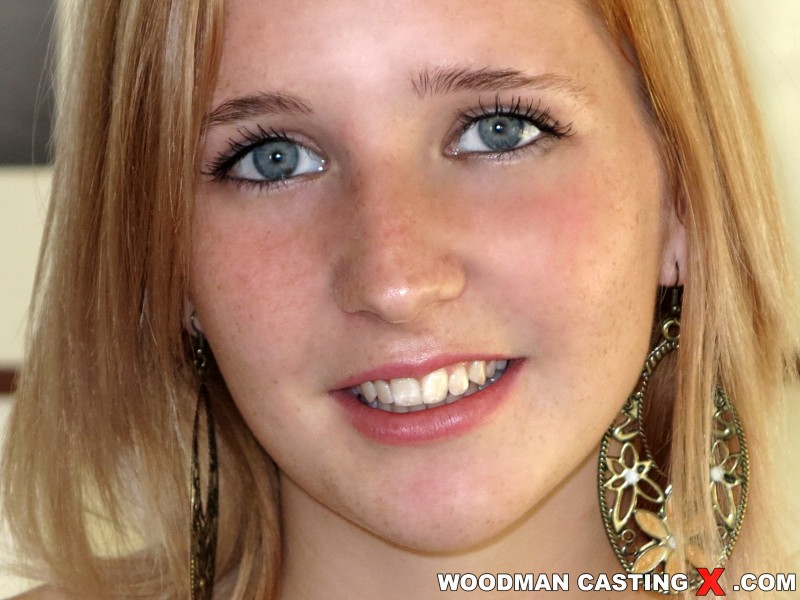 These blonde girls haven't chosen their porn niche yet - XXXonXXX - Pic 12