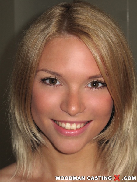 Smiling faces of hot blondes can turn you on - XXXonXXX - Pic 9