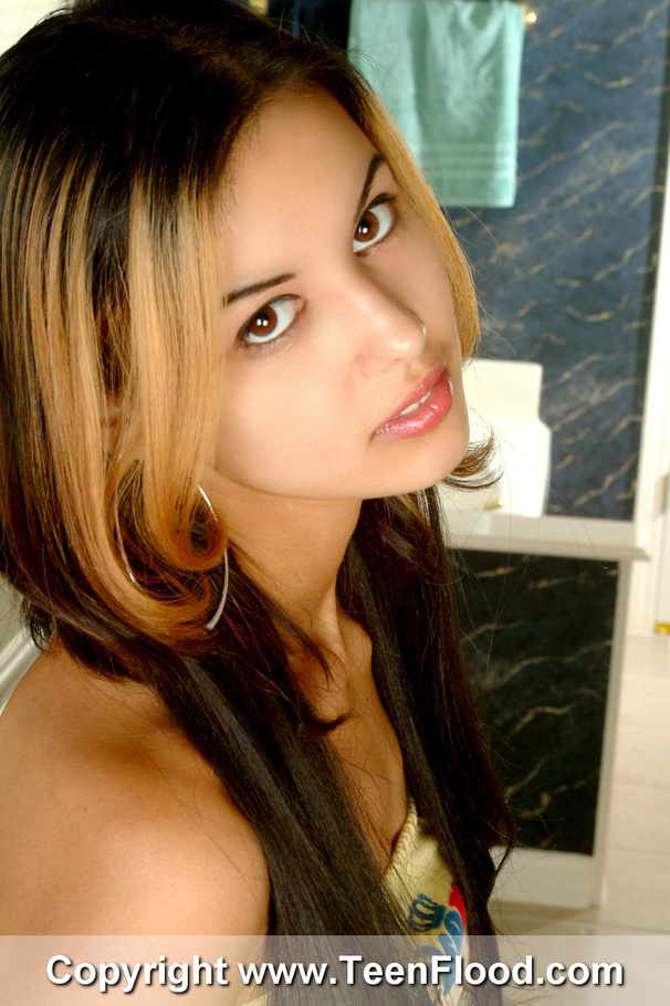 Seductive teen brunette rubbing her slippery twat on the floor - XXXonXXX - Pic 4