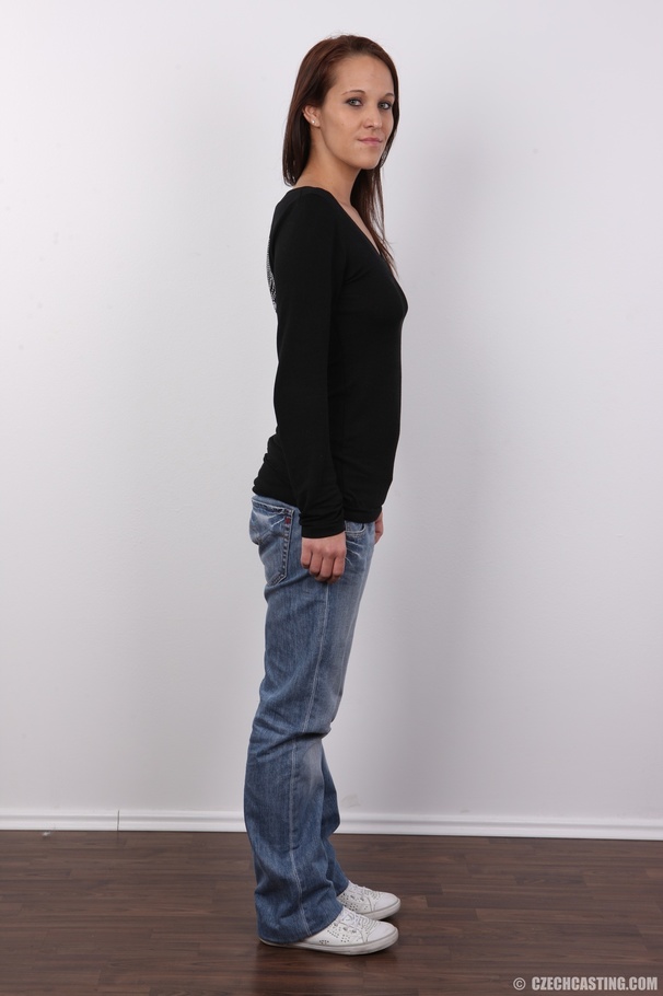 Seductive brunette with appealing curves, t - XXX Dessert - Picture 3