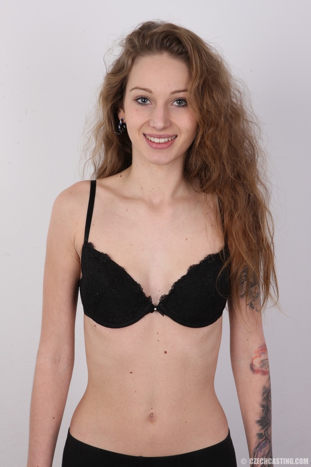 Young tattooed cute seductress shows cute i - XXX Dessert - Picture 6