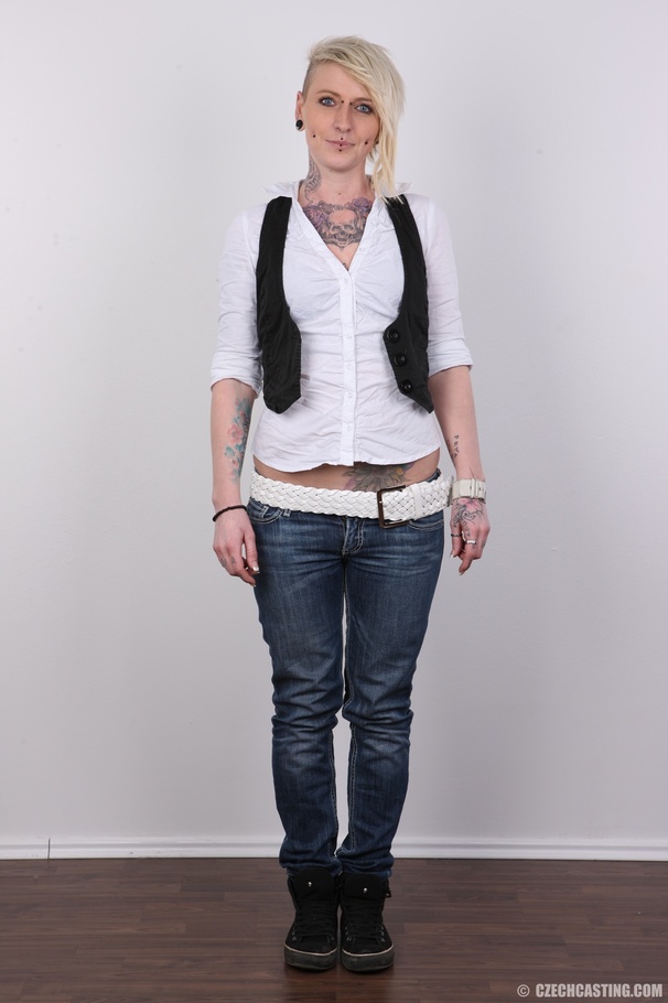 Wild blonde with multiple tattoos and pierc - XXX Dessert - Picture 2