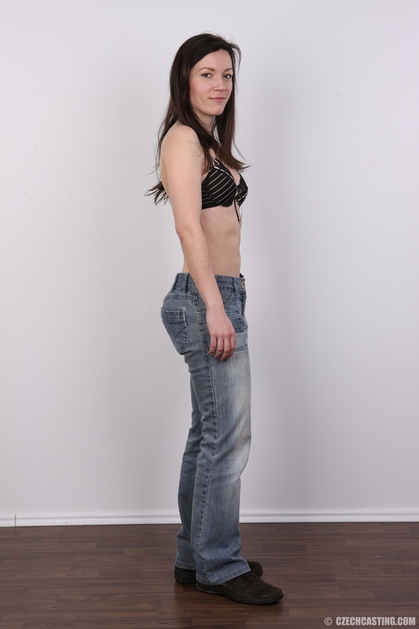 Black hair slender chick strips to show hot - XXX Dessert - Picture 5