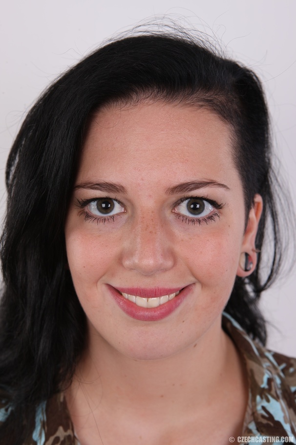 Black haired smiling beauty strips to model - XXX Dessert - Picture 1