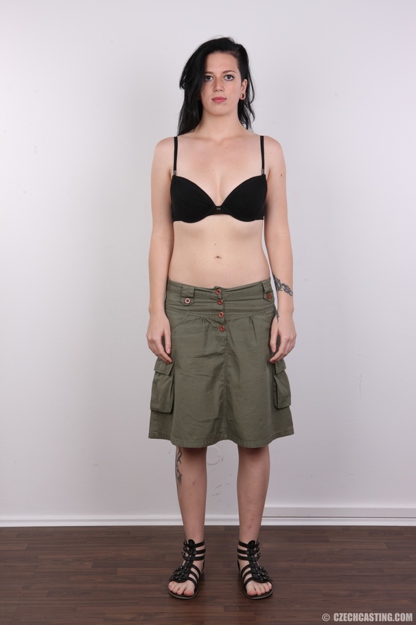 Black haired smiling beauty strips to model - XXX Dessert - Picture 4