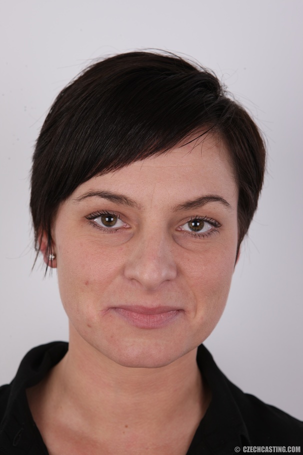 Chick with short black hair, inviting sweet - XXX Dessert - Picture 1