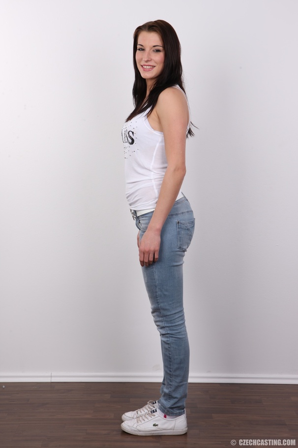 Young beautiful looking damsel with delicio - XXX Dessert - Picture 3