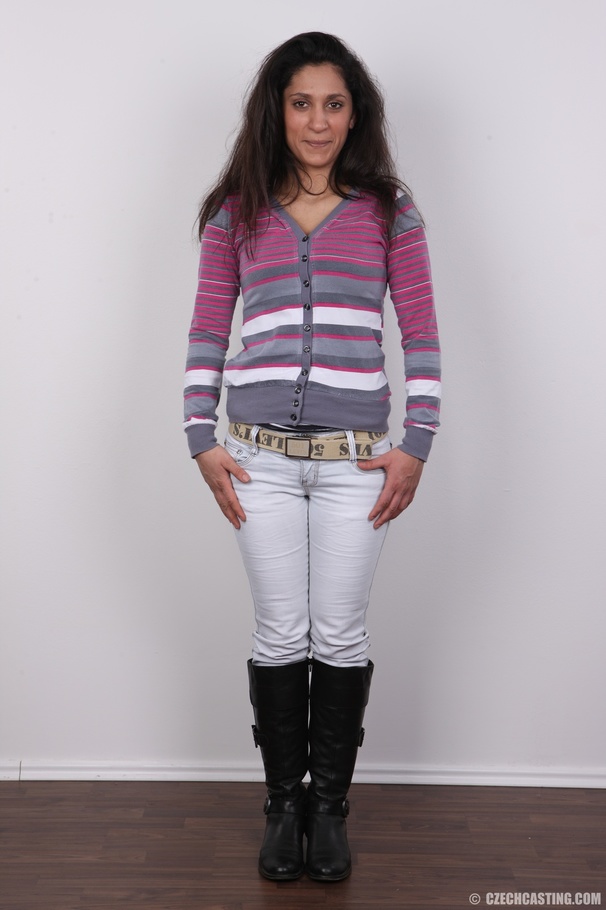 Experienced black hair seductress shows hot - XXX Dessert - Picture 2