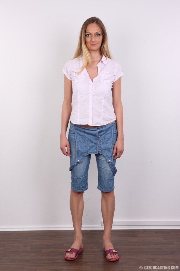 Blue eyes tall seductive blonde with small  - XXX Dessert - Picture 2