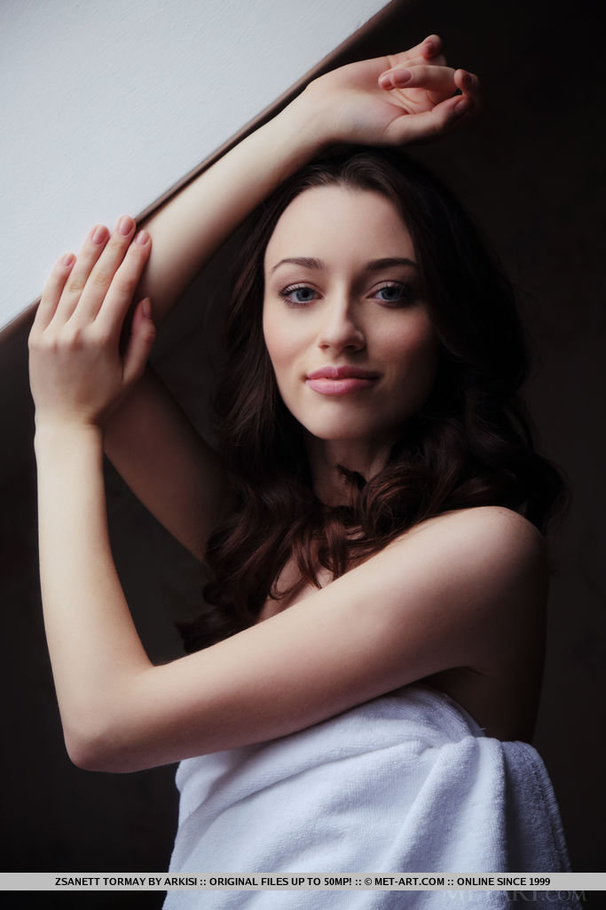 Gorgeous blue-eyed brunette enjoys flauntin - XXX Dessert - Picture 1