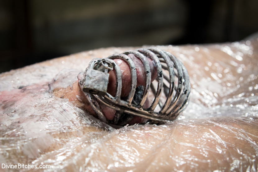 Hot redhead bounds and sexually dominate gu - XXX Dessert - Picture 12