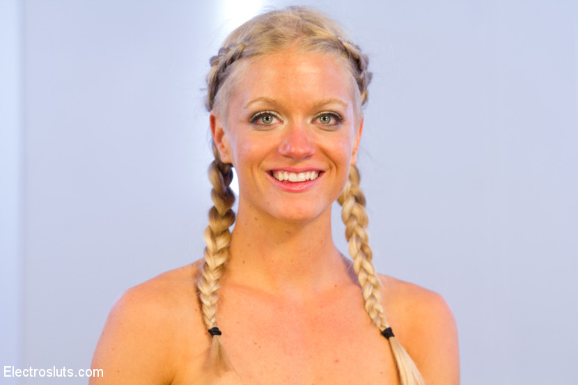 Ponytail blonde gets bind and hung, whipped - XXX Dessert - Picture 3