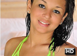 Swarthy chick with big juggs in acid yellow - XXX Dessert - Picture 2